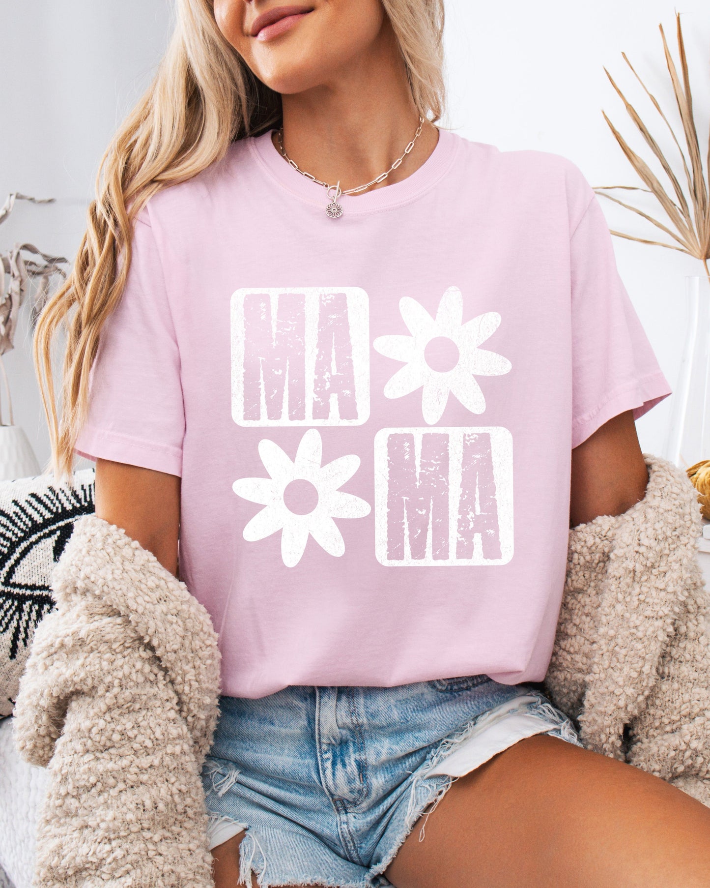 Floral Mama Comfort Colors T-Shirt – Garment-Dyed Graphic Mom Tee