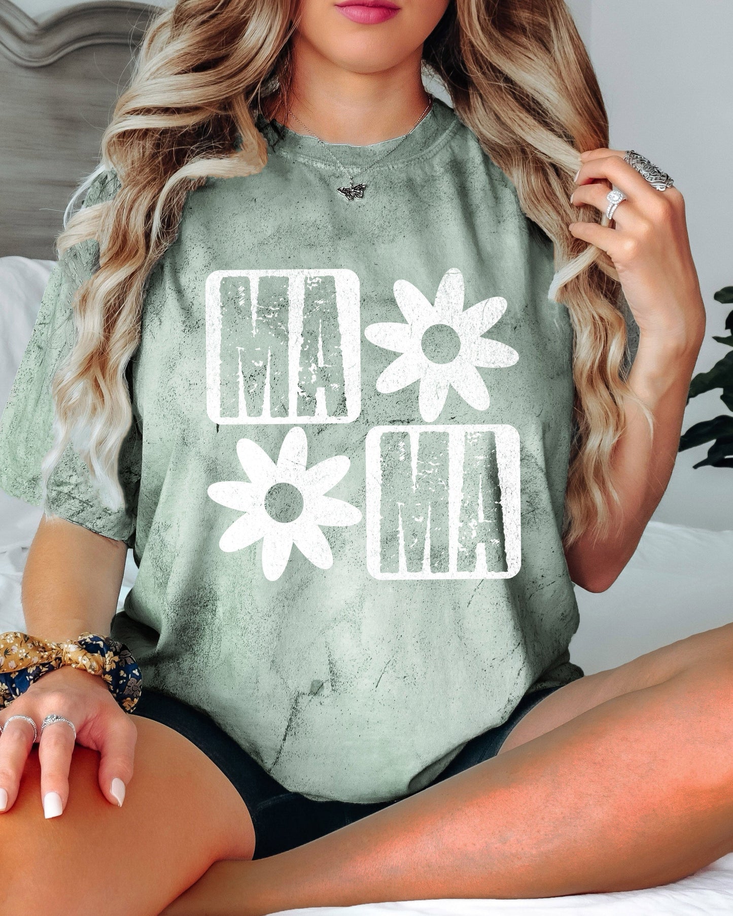 Floral Mama Comfort Colors T-Shirt – Garment-Dyed Graphic Mom Tee